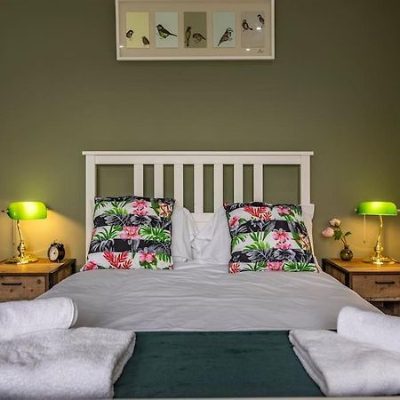 Dovecote House Beeston Private Parking 15Mins From Nottingham City Centre Close To Qmc Hospital エクステリア 写真