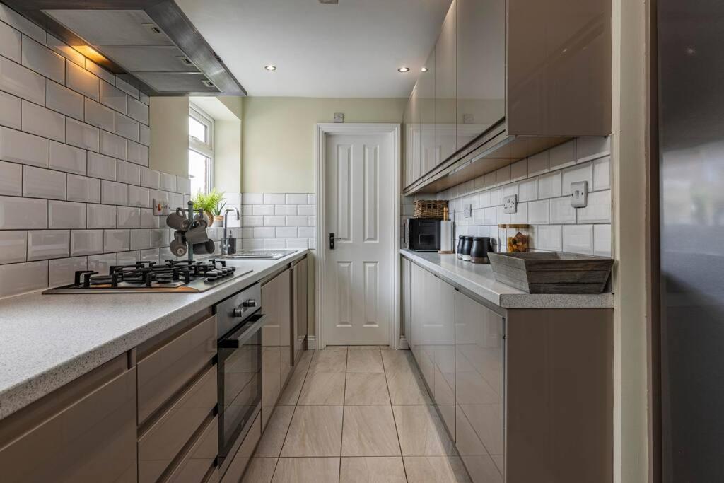 Dovecote House Beeston Private Parking 15Mins From Nottingham City Centre Close To Qmc Hospital エクステリア 写真